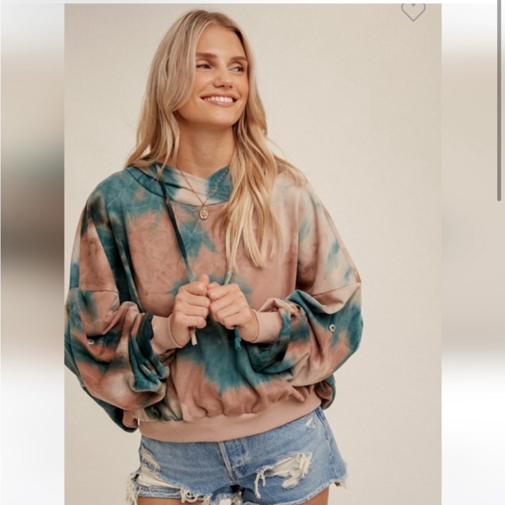 Hem and Thread Snap sleeve Tie-Dye Hoodie